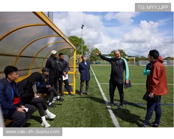 球队幕后：主教练的战术思考与决策，球队的教练叫什么